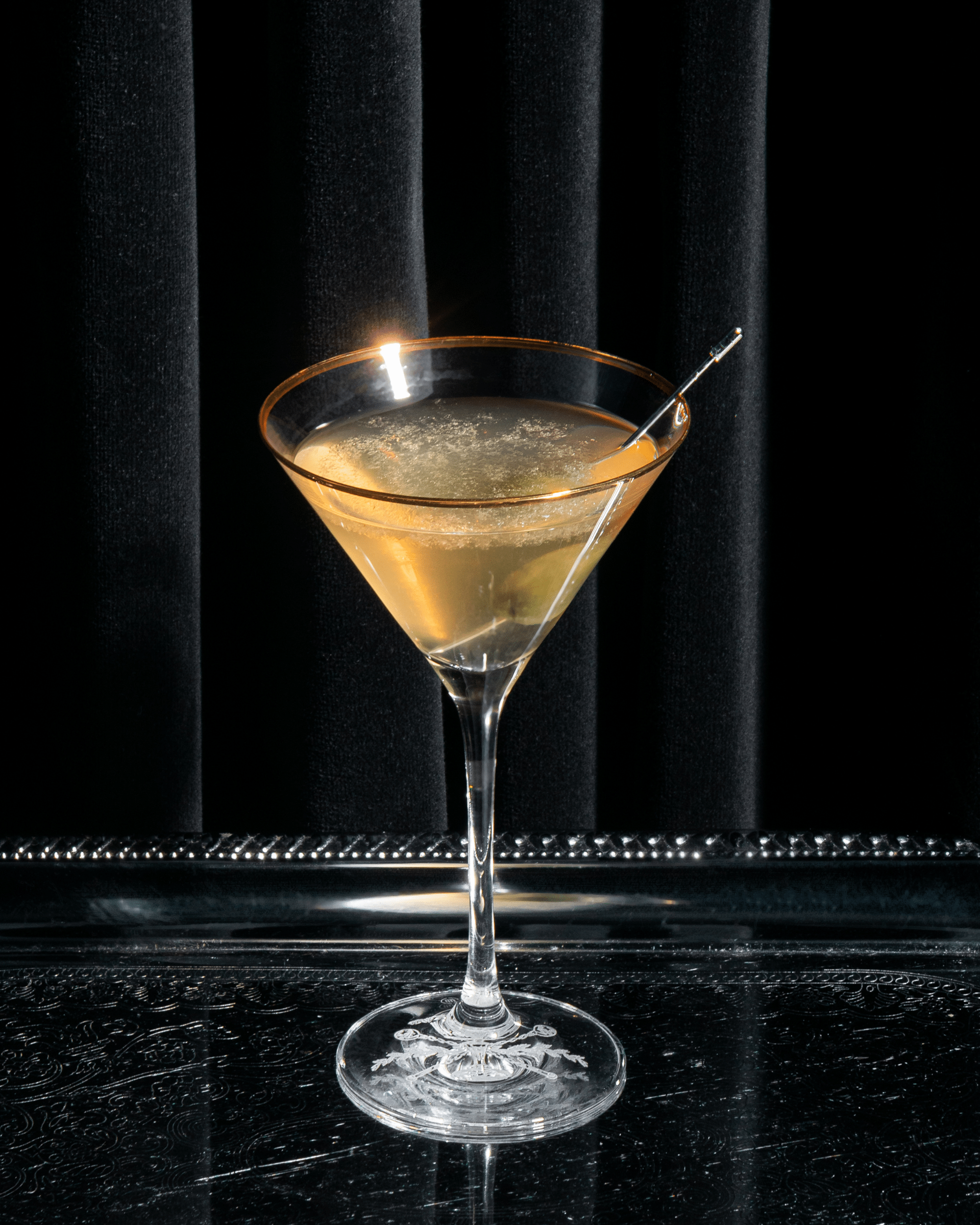 GLASSWARE Gold Rim Martini