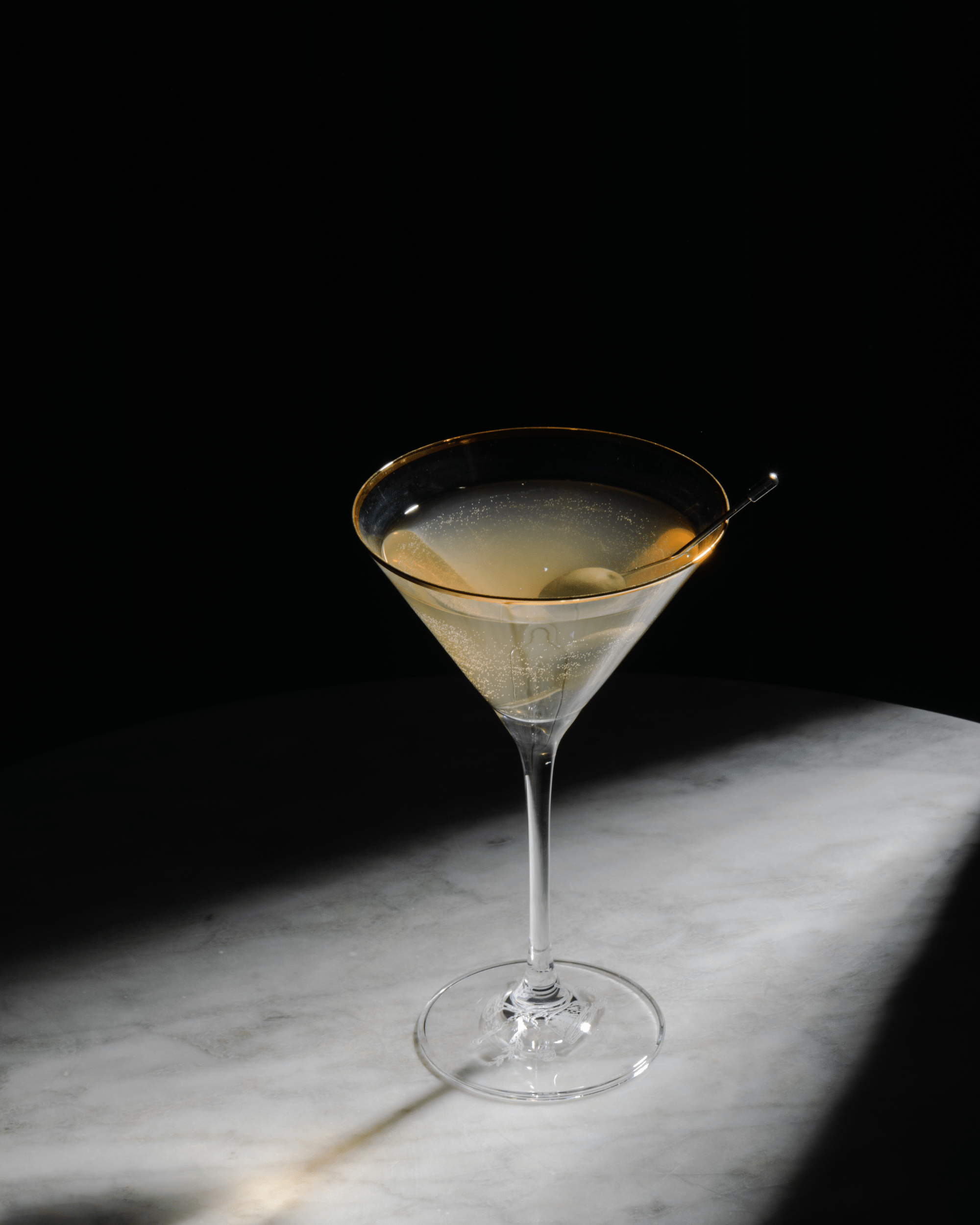 GLASSWARE Gold Rim Martini