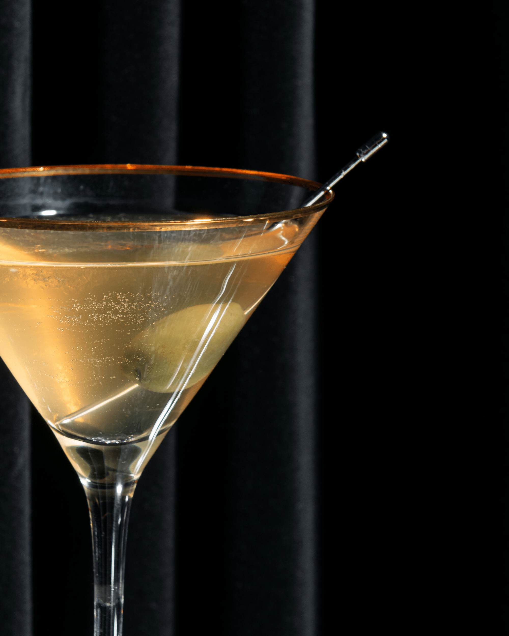 GLASSWARE Gold Rim Martini